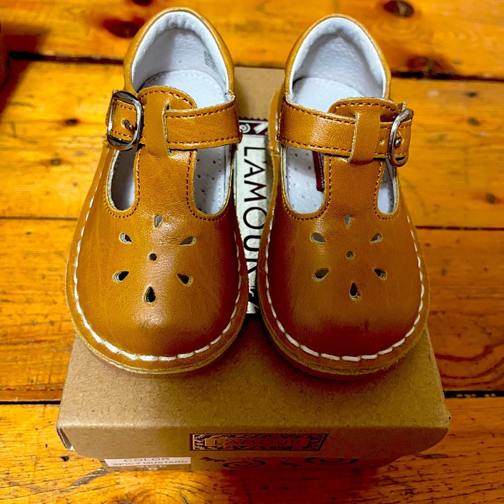 L’Amour Girls Classic Leather T-Strap Mary Jane, Mustard